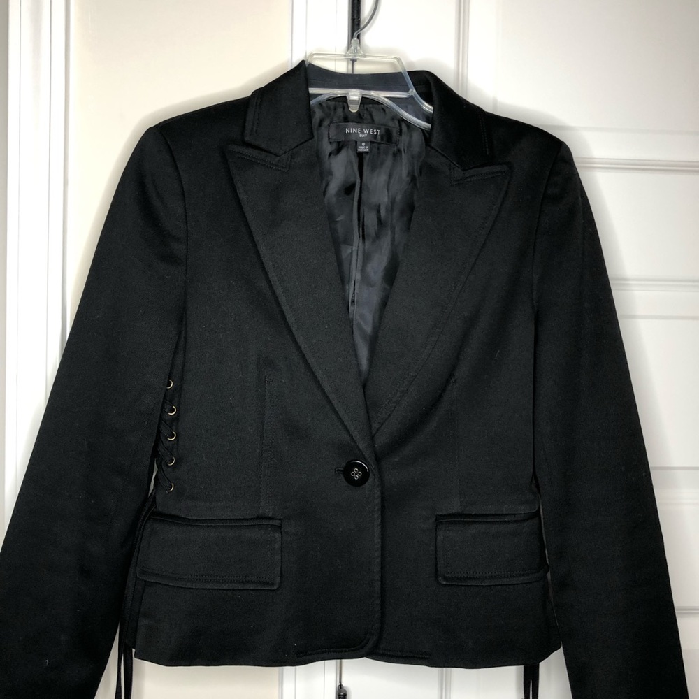 Nine West blazer size 6 with tie detail